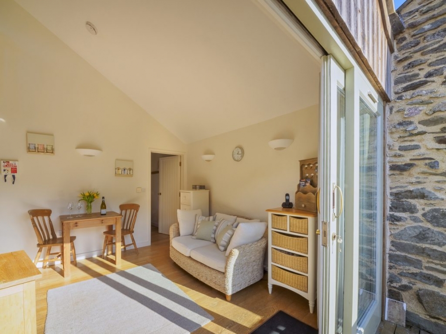 Lime Kiln Holiday Apartment Sleeping 2 West Portholland