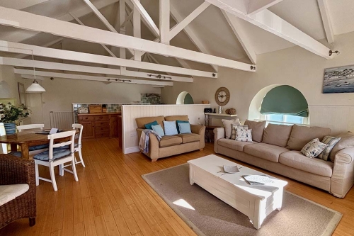 Boat-House-Gallery-Image-1-Caerhays-Holidays (1) (1)