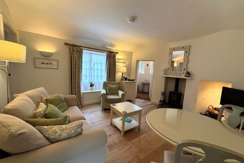 Bottom-Lodge-Gallery-Image-3-Caerhays-Holidays