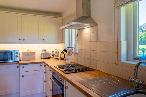 Bottom-Lodge-Gallery-Image-4-Caerhays-Holidays