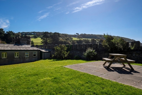 Bottom-Lodge-Gallery-Image-5-Caerhays-Holidays